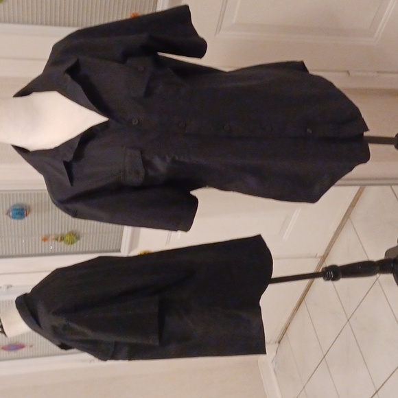 4/$60 Black Short Sleeve Dress Shirt - Size Small - Picture 1 of 7